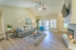 Photo #3: 2212475 Listing