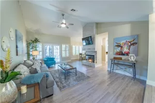 Photo #4: 2212475 Listing