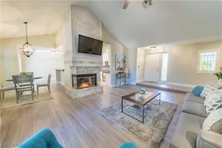 Photo #6: 2212475 Listing