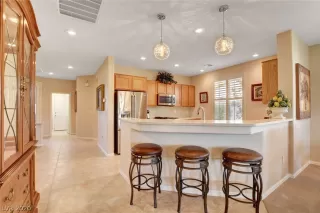 Photo #3: 2212558 Listing 