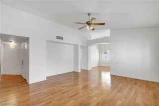 Photo #5: 2212562 Listing