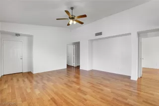 Photo #6: 2212562 Listing