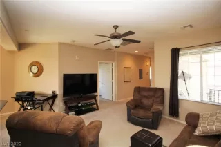 Photo #5: 2212600 Listing