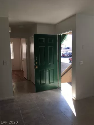 Photo #1: 2212626 Listing