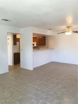 Photo #3: 2212626 Listing