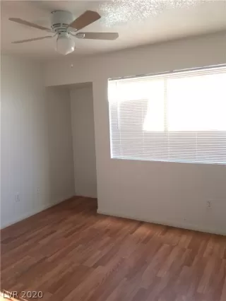 Photo #4: 2212626 Listing