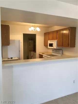 Photo #6: 2212626 Listing