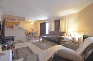 Photo #4: 2212630 Listing