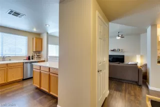 Photo #1: 2212633 Listing