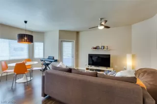 Photo #2: 2212633 Listing