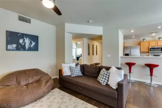 Photo #5: 2212633 Listing