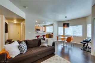 Photo #6: 2212633 Listing