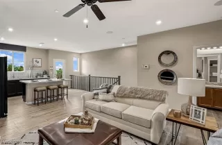 Photo #2: 2212639 Listing