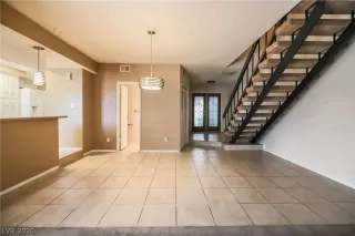 Photo #3: 2212649 Listing