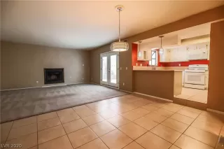 Photo #4: 2212649 Listing