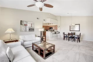 Photo #4: 2212685 Listing