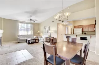 Photo #6: 2212685 Listing