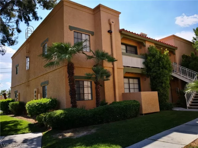 MLS: 2212763 Condo For Sale