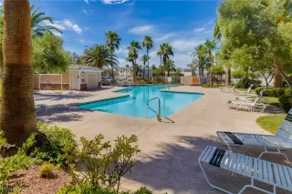 Photo #4: 2212800 Listing