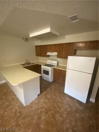 Photo #5: 2212810 Listing 