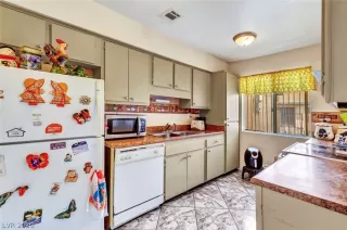 Photo #4: 2212825 Listing 