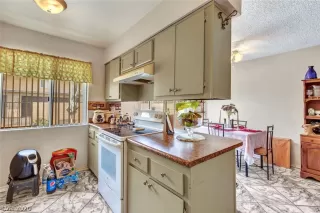 Photo #5: 2212825 Listing 