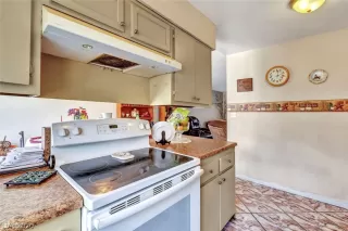 Photo #6: 2212825 Listing 