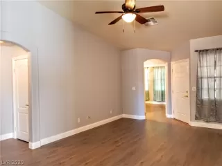 Photo #6: 2212891 Listing 