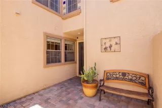 Photo #3: 2212896 Listing