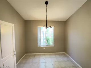 Photo #4: 2212909 Listing