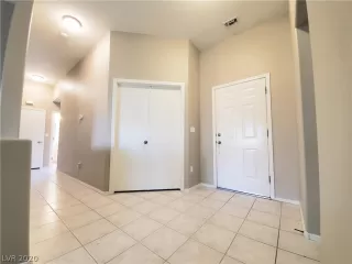 Photo #5: 2212909 Listing