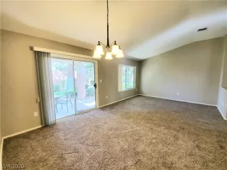 Photo #6: 2212909 Listing