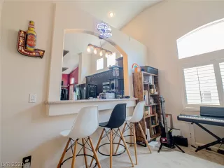 Photo #3: 2212917 Listing 