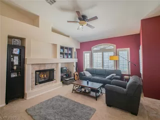 Photo #6: 2212917 Listing 