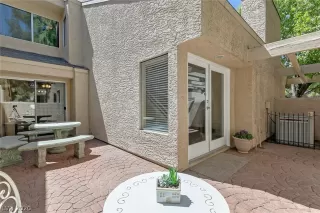 Photo #2: 2212972 Listing