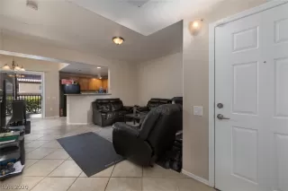 Photo #2: 2212989 Listing