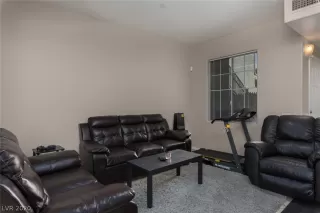 Photo #4: 2212989 Listing