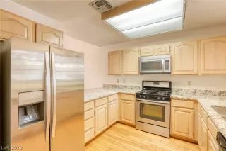 Photo #3: 2212996 Listing