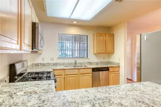 Photo #5: 2212996 Listing