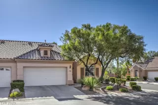 Photo #1: 2213085 Listing