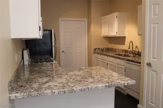 Photo #5: 2213165 Listing