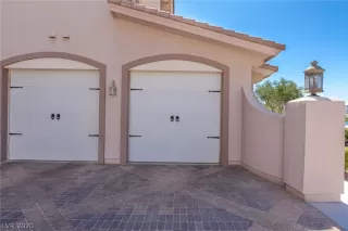 Photo #2: 2213169 Listing