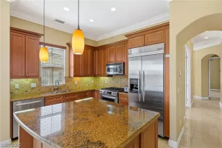 Photo #6: 2213169 Listing