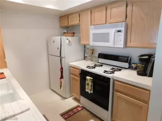 Photo #2: 2213197 Listing