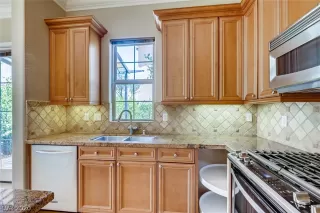 Photo #5: 2213263 Listing