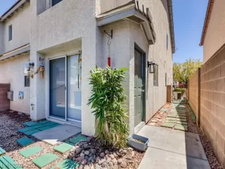 Photo #1: 2213307 Listing 