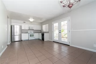 Photo #3: 2213312 Listing 