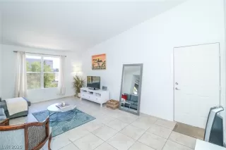 Photo #1: 2213313 Listing