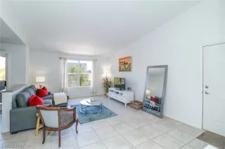 Photo #2: 2213313 Listing