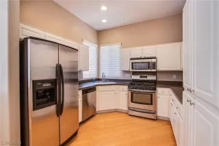 Photo #3: 2213321 Listing 